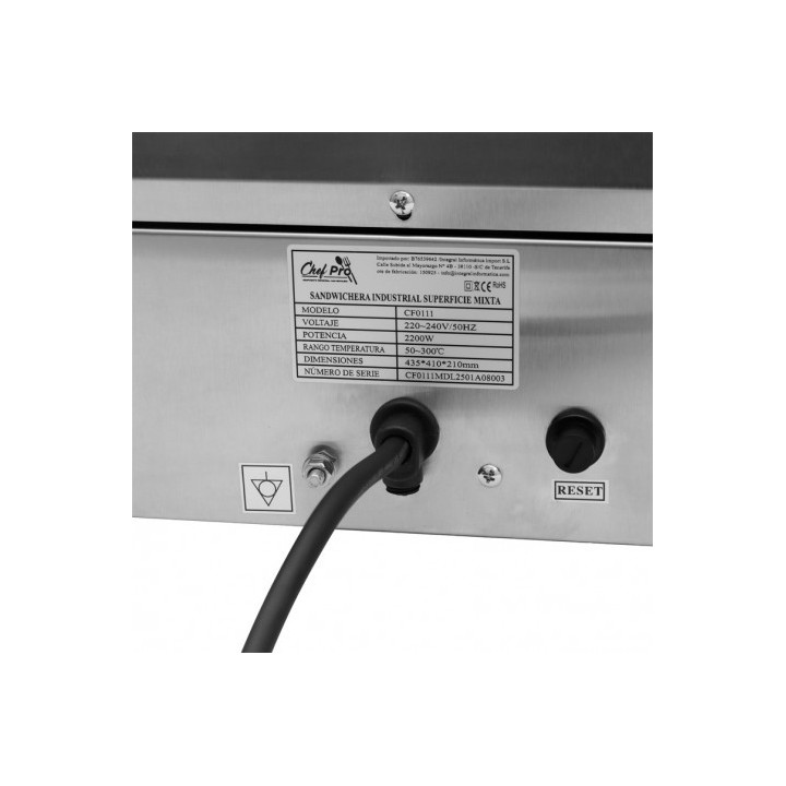SANDWICHERA INDUSTRIAL SUPERFICIE MIXTA (RAYADA + LISA) 2200W CHEF PRO
